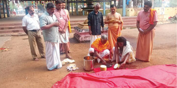 കൊടുങ്ങല്ലൂര്‍ ശ്രീകുരുംബ ഭഗവതി ക്ഷേത്രത്തില്‍ മീനഭരണി നാളില്‍ നടന്ന കുശ്മാണ്ഡ ബലി