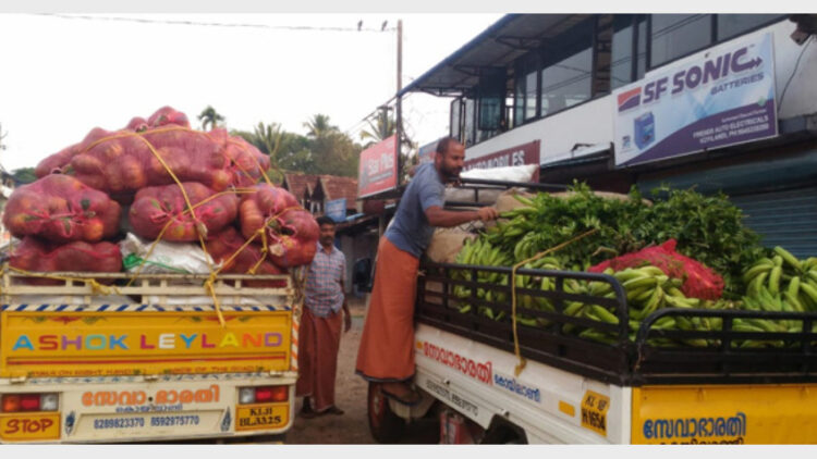 സേവാഭാരതി കൊയിലാണ്ടി യൂണിറ്റ് വിഷുക്കിറ്റിനായി എത്തിച്ച പച്ചക്കറി