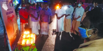 പൂര്‍വ്വസൈനിക സേവാപരിഷത്ത് പള്ളിക്കല്‍ ജംഗ്ഷനില്‍ സംഘടിപ്പിച്ച ശ്രദ്ധാഞ്ജലിയില്‍ നിന്ന്