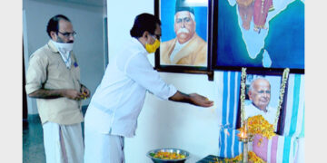 കെപിസിസി ജനറല്‍ സെക്രട്ടറി അഡ്വ. പി.എം. നിയാസ് രാ.വേണുഗോപാലിന്റെ ഛായാചിത്രത്തില്‍ പുഷ്പാര്‍ച്ചന നടത്തുന്നു