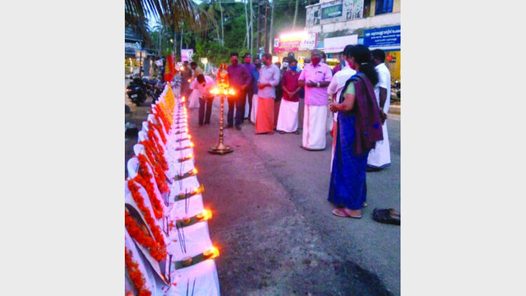 ധീര സൈനീകരെ അനുസ്മരിക്കാന്‍ ബിജെപി കല്ലുംമുട്ടില്‍ കടവില്‍ സംഘടിപ്പിച്ച പരിപാടി