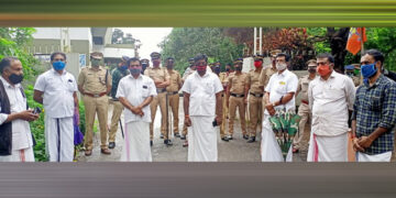 ബിജെപി ഉടുമ്പന്‍ചോല മണ്ഡലം പ്രസിഡന്റ് സി.ഡി. സജീവ് മാര്‍ച്ച് ഉദ്ഘാടനം ചെയ്ത് സംസാരിക്കുന്നു