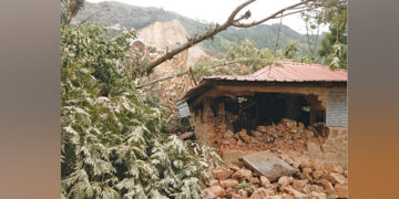 ജൂണ്‍ 17ലെ മലയിടിച്ചിലില്‍ തകര്‍ന്ന കെട്ടിടങ്ങളിലൊന്ന്