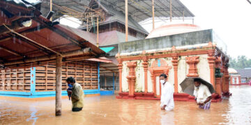 മധൂര്‍ ശ്രീ മദനന്തേശ്വര സിദ്ധിവിനായക ക്ഷേത്രത്തില്‍ വെള്ളം കയറിയപ്പോള്‍