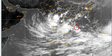 ബംഗാള്‍ ഉള്‍ക്കടലില്‍ രൂപം കൊണ്ട ന്യൂനമര്‍ദം തീവ്രന്യൂനമര്‍ദമായപ്പോള്‍, പ്രധാന ഭാഗം ചുവപ്പ് വൃത്തത്തിനുള്ളില്‍ കടപ്പാട്-ഐഎംഡി