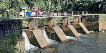 ശൂരനാട് വടക്ക് പാറക്കടവ് പാതിരിക്കല്‍ ഡാം