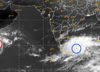 ചുവന്ന വൃത്തത്തില്‍ കാണുന്നത് അറബിക്കടലിലെ ഗതി ചുഴലിക്കാറ്റ്, നീല വൃത്തത്തില്‍ കാണുന്നത് ബംഗാള്‍ ഉള്‍ക്കടലില്‍ ശ്രീലങ്കയക്ക് സമീപം രൂപമെടുത്ത ന്യൂനമര്‍ദം .... അവലംബം-ഐഎംഡി