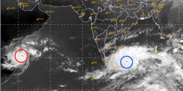 ചുവന്ന വൃത്തത്തില്‍ കാണുന്നത് അറബിക്കടലിലെ ഗതി ചുഴലിക്കാറ്റ്, നീല വൃത്തത്തില്‍ കാണുന്നത് ബംഗാള്‍ ഉള്‍ക്കടലില്‍ ശ്രീലങ്കയക്ക് സമീപം രൂപമെടുത്ത ന്യൂനമര്‍ദം .... അവലംബം-ഐഎംഡി