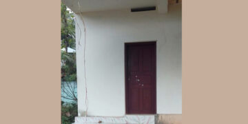ഇടയ്ക്കാട് മാര്‍ക്കറ്റ് ജംഗ്ഷനില്‍ അടിസ്ഥാന സൗകര്യമില്ലാതെ നിര്‍മിച്ച ശൗചാലയം