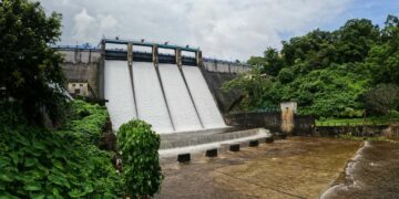 കനത്ത മഴയെ തുടർന്ന് പീച്ചി ഡാം തുറന്നപ്പോൾ