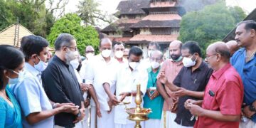 വടക്കു നാഥ ക്ഷേത്രത്തിൽ ആരംഭിച്ച കൂത്തുത്സവം മന്ത്രി കെ.രാധാകൃഷ്ണൻ ഉദ്ഘാടനം ചെയുന്നു