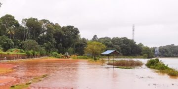 ചക്കുവള്ളി ചിറയോട് ചേര്‍ന്ന ഡ്രൈവിങ് ടെസ്റ്റ് ഗ്രൗണ്ട് വെള്ളം കയറിയ നിലയില്‍