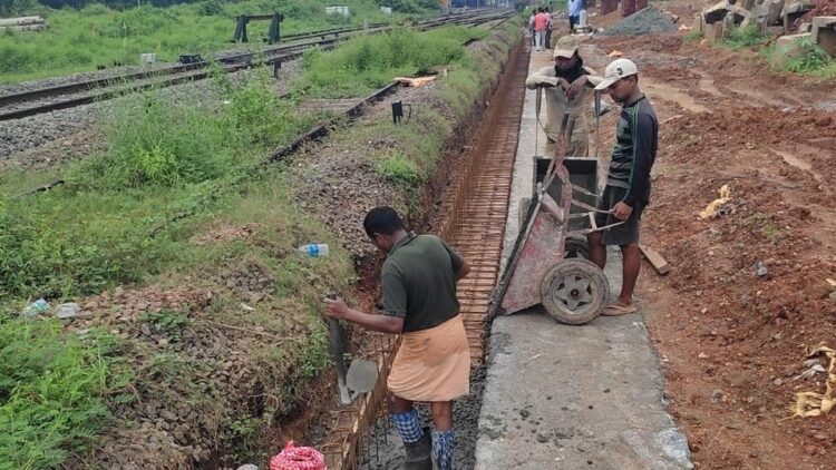 വൈദ്യുതീകരിക്കുന്ന കൊല്ലം പുനലൂര്‍ തീവണ്ടിപ്പാത