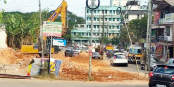 പാലാ ബൈപ്പാസില്‍ സിവില്‍ സ്റ്റേഷന്‍ മുതല്‍ ളാലം പള്ളിവരെയുള്ള ഭാഗത്തെ റോഡ് വികസനത്തിന്റെ ഭാഗമായി കെട്ടിടങ്ങള്‍ പൂര്‍ണമായും പൊളിച്ചു നീക്കിയപ്പോള്‍.