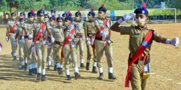 വലപ്പാട് ഗവൺമെൻറ് ഹയർ സെക്കൻഡറി സ്കൂളിൽ നടന്ന സൂപ്പർ സീനിയർ കേഡറ്റുകളുടെ പാസിംഗ് ഔട്ട് പരേഡ്