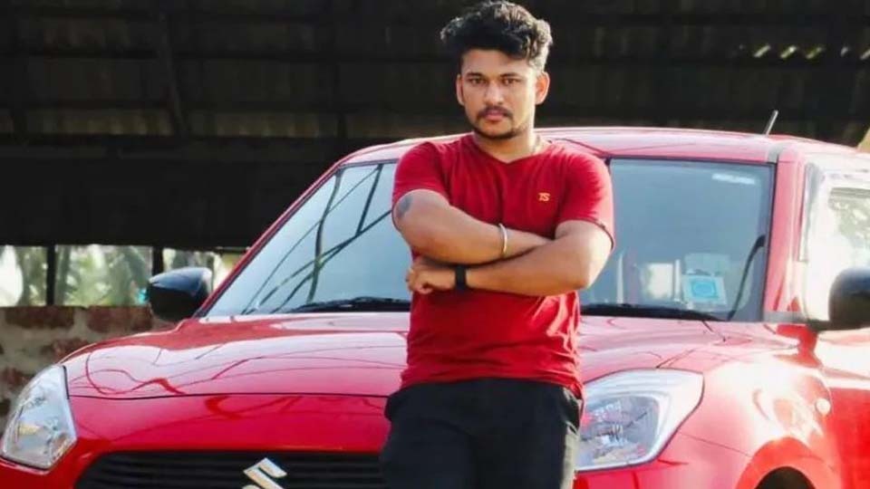 ഒളിവില് കഴിയുന്ന അർജുൻ ആയങ്കിക്കെതിരെ വീണ്ടും കേസ്