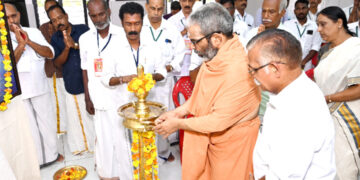 ബാല വികാസ കേന്ദ്രം സംസ്ഥാന തല പ്രശിക്ഷണം കൊളത്തൂര്‍ അദൈ്വതാശ്രമം മഠാധിപതി സ്വാമി ചിദാനന്ദപുരി ഉദ്ഘാടനം ചെയ്യുന്നു