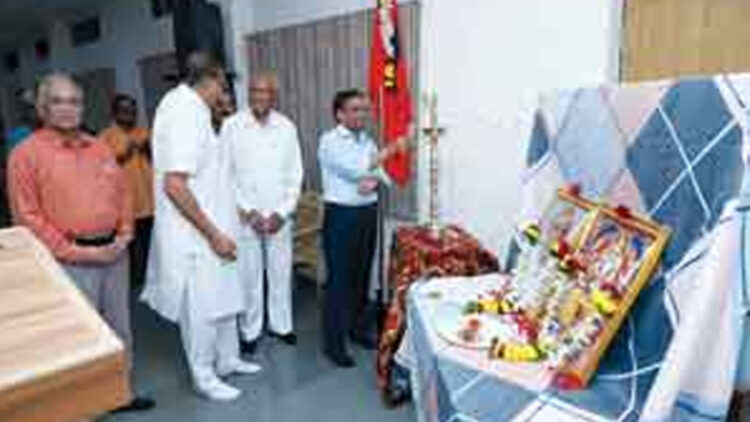 നാഗപൂര്‍ മധുകര്‍ ഭവനില്‍ നടക്കുന്ന വരിഷ്ഠ നാഗരിക് പരിസംഘ് ദേശീയ പ്രവര്‍ത്തക സമിതി യോഗം ബ്രിജേഷ് ഉപാദ്ധ്യായ ഉദ്ഘാടനം ചെയ്യുന്നു.