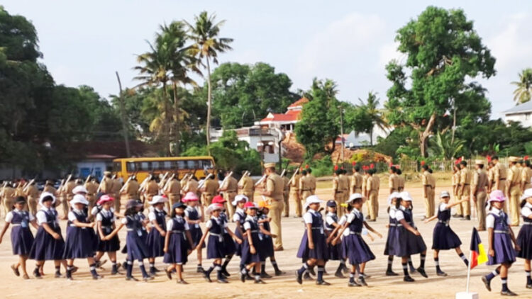 റിക്രിയേഷന്‍ ഗ്രൗണ്ടില്‍ നടന്ന പരേഡ് റിഹേഴ്‌സല്‍