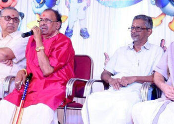 ഗായകന്‍ കെ.ജി. ജയന്‍, ആര്‍. സഞ്ജയന്‍, എം. ഗണേഷ് എന്നിവര്‍ക്കൊപ്പം പി.പി. മുകുന്ദന്‍