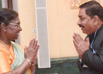 ദല്‍ഹിയില്‍ നടന്ന പരിപാടിയില്‍ രാഷ്ട്രപതി ദ്രൗപതി മുര്‍മുവിനൊപ്പം പ്രൊഫ. എച്ച്. വെങ്കടേശ്വര്‍ലു