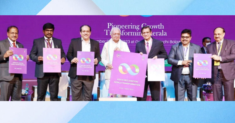 ഫിക്കിയും കെഎസ്‌ഐഡിസിയും ചേര്‍ന്ന് സംഘടിപ്പിച്ച പയനീറിങ് ഗ്രോത്ത്, ട്രാന്‍സ്‌ഫോമിങ് കേരള ദ്വിദിന സമ്മേളനത്തിന്റെ സമാപന ചടങ്ങില്‍ 'കൊച്ചി പ്രഖ്യാപനം' ഗവര്‍ണര്‍ ആരിഫ് മുഹമ്മദ് ഖാന്‍ പ്രകാശനം ചെയ്യുന്നു. വി.പി നന്ദകുമാര്‍, എം.ജി രാജമാണിക്യം, എ.പി. എം. മുഹമ്മദ് ഹനീഷ്, ഡോ.എം.ഐ. സഹദുള്ള, ജ്യോതിസ് മോഹന്‍, ദീപക് അസ്വാനി എന്നിവര്‍ സമീപം.