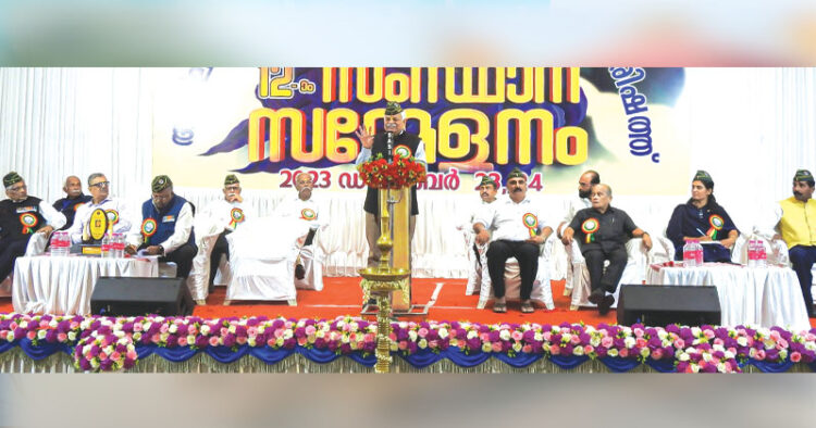 അഖിലഭാരതീയ പൂര്‍വസൈനിക് സേവാപരിഷത്ത് 12-ാം സംസ്ഥാന സമ്മേളനം പാലക്കാട് വടക്കന്തറ അശ്വതി കല്യാണമണ്ഡപത്തില്‍ ദേശീയ പ്രസിഡന്റ് ലഫ്. ജനറല്‍ വി.കെ. ചതുര്‍വേദി ഉദ്ഘാടനം ചെയ്യുന്നു