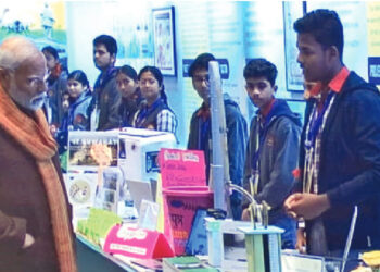 ആദര്‍ശ് പ്രധാനമന്ത്രിയുമായി സംവദിക്കുന്നു