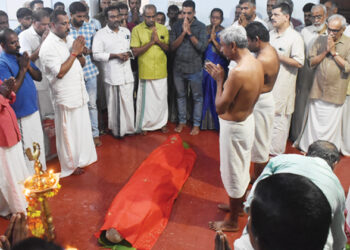 പുരുഷേട്ടന് അന്ത്യപ്രണാമം