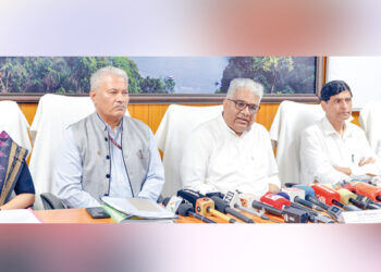 കേന്ദ്ര വനം, പരിസ്ഥിതി വകുപ്പ് മന്ത്രി ഭുപേന്ദ്ര യാദവ്, കേന്ദ്ര വനം വകുപ്പ് ഡയറക്ടര്‍ ജനറല്‍ ജിതേന്ദ്രകുമാര്‍, അഡീഷണല്‍ ഡയറക്ടര്‍ ജനറല്‍ എസ്.പി. യാദവ്, ജില്ലാ കളക്ടര്‍ രേണുരാജ്
തുടങ്ങിയവര്‍ പത്രസമ്മേളനത്തില്‍