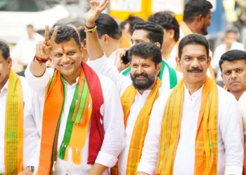 കര്‍ണാടക ദക്ഷിണ കന്നഡ മണ്ഡലത്തിലെ എന്‍ഡിഎ സ്ഥാനാര്‍ത്തി ക്യാപ്റ്റന്‍ ബ്രിജേഷ് ചൗട്ട തെരഞ്ഞെടുപ്പ് റാലിക്കിടെ