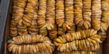 Dry figs in market stall.