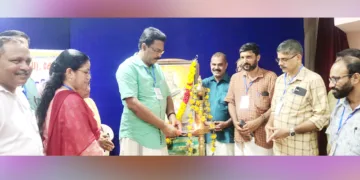 എന്‍ടിയു സംസ്ഥാന ദ്വിദിന കാര്യകര്‍തൃ ശിബിരം കന്യാകുമാരി വിവേകാനന്ദ കേന്ദ്രത്തില്‍ സംസ്ഥാന പ്രസിഡന്റ് 
പി.എസ്. ഗോപകുമാര്‍ ഉദ്ഘാടനം ചെയ്യുന്നു. വൈസ് പ്രസിഡന്റ് ആര്‍. ജിഗി, ജനറല്‍ സെക്രട്ടറി ടി. അനൂപ് കുമാര്‍, വൈസ് പ്രസിഡന്റുമാരായ കെ.സ്മിത, കെ.പ്രഭാകരന്‍ നായര്‍, കെ.ഷാജിമോന്‍, എ.അരുണ്‍കുമാര്‍ തുടങ്ങിയവര്‍ സമീപം.