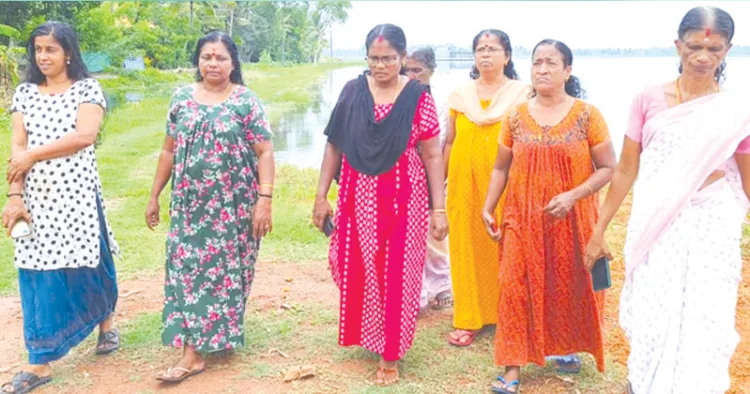 നെല്ല് വില ലഭിക്കാതെ പ്രതിസന്ധിയിലായ വനിതാ കര്‍ഷകര്‍