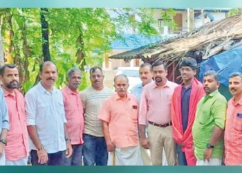 വിപിനൊപ്പം സേവാഭാരതി ഭാരവാഹികള്