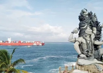 വിഴിഞ്ഞത്തെത്തിയ സാന്‍ ഫെര്‍ണാണ്ടോയുടെ ആഴിമല ക്ഷേത്രത്തില്‍ നിന്നുള്ള ദൃശ്യം