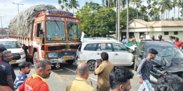 ദേശീയപാത ചാലക്കുടി പോട്ട സിഗ്‌നല്‍ ജങ്ഷന് സമീപം  വാഹനങ്ങള്‍ കൂട്ടിയിടിച്ചുണ്ടായ അപകടം