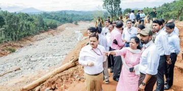 ഉരുള്‍പൊട്ടലുണ്ടായ വയനാട്ടിലെ ചൂരല്‍മല കേന്ദ്രസംഘം സന്ദര്‍ശിക്കുന്നു