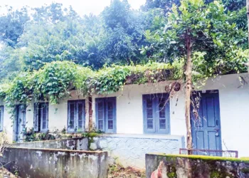 ഉരുള്‍പൊട്ടല്‍ ദുരന്തബാധിതരെ പുനരധിവസിപ്പിക്കാനായി കണ്ടെണ്ടത്തിയ കാരാപ്പുഴയിലെ വാസയോഗ്യമല്ലാത്ത ക്വാര്‍ട്ടേഴ്‌സുകള്‍