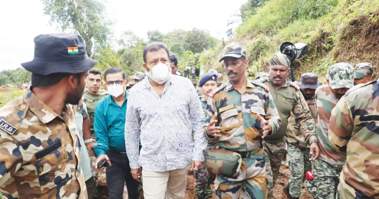 കേന്ദ്ര സഹമന്ത്രി സുരേഷ്‌ഗോപി ദുരന്തമേഖലയായ മുണ്ടക്കൈ സന്ദര്‍ശിക്കുന്നു