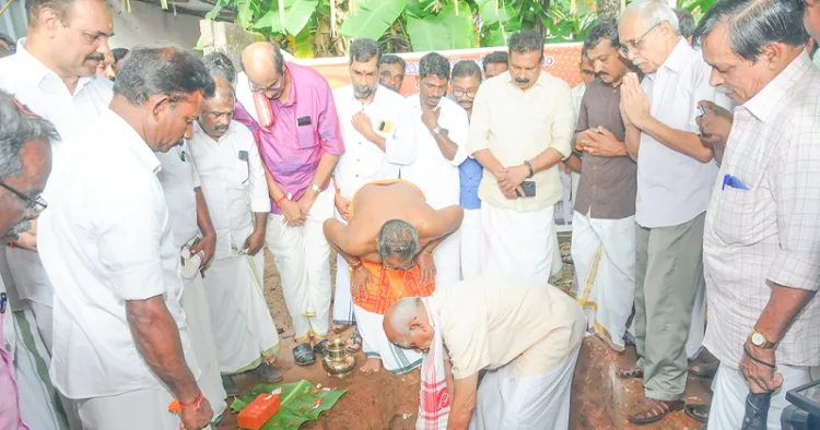 ദത്തോപന്ത് ഠേംഗ്ഡ്ജി ഭവന്‍ ശിലാസ്ഥാപനം ആര്‍എസ്എസ് മുതിര്‍ന്ന പ്രചാരകന്‍ എസ്. സേതുമാധവന്‍ നിര്‍വഹിക്കുന്നു