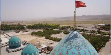 Iran raises 'red flag of vengeance' at Jamkaran Mosque after assassination of Hamas leader Ismail.