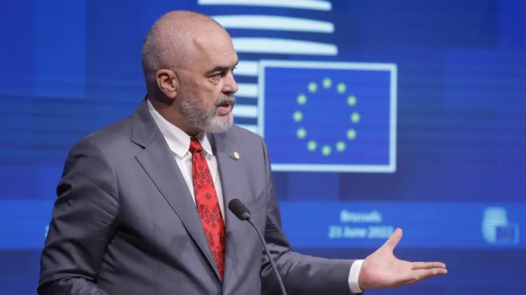 epa10029730 Albanian Prime Minister Edi Rama attends a press conference following an EU-Western Balkans leaders' meeting in Brussels, Belgium, 23 June 2022. The progress on EU integration and the challenges which the Western Balkans countries face in connection to the Russian invasion of Ukraine are topping the agenda when EU and Western Balkan leaders meet prior a European Council meeting.  EPA-EFE/STEPHANIE LECOCQ