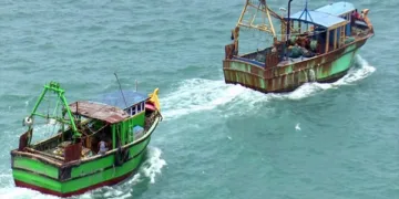 Ramanathapuram, Jan 20 (ANI): A fishing boat from Rameswaram collided with a Sri Lankan patrol boat near Katchatheevu island, on Thursday. The seven fishermen on board were rescued by the nearby fishing boats after they raised a distress call. (ANI Photo)