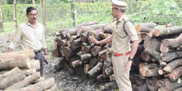 ഡിഎഫ്ഒ വി.പി. ജയപ്രകാശ് സ്ഥലത്ത് പരിശോധന നടത്തുന്നു