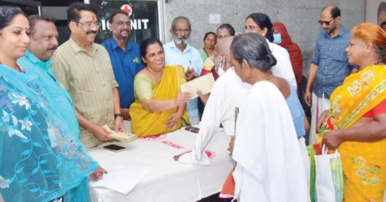 ചിറയിന്‍കീഴ് താലൂക്ക് ആശുപത്രിയിലെ നിര്‍ധന രോഗികള്‍ക്കുള്ള ന്യൂരാജസ്ഥാന്‍ മാര്‍ബിള്‍സിന്റെ ചികിത്സാ ധനസഹായ വിതരണോദ്ഘാടനം ഒ.എസ്. അംബിക എംഎല്‍എ നിര്‍വഹിക്കുന്നു. സി. വിഷ്ണുഭക്തന്‍, എം. അബ്ദുള്‍ വാഹീദ്, ഫിറോസ് ലാല്‍, ജോസഫിന്‍ മാര്‍ട്ടിന്‍ തുടങ്ങിയവര്‍ സമീപം