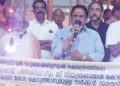 ആചാരാനുഷ്ഠാനങ്ങള്‍ അട്ടിമറിക്കാനുള്ള നീക്കത്തിനെതിരെ ഹിന്ദുഐക്യവേദി ഹരിപ്പാട്ട് സംഘടിപ്പിച്ച ഭക്തജനകൂട്ടായ്മയില്‍ വിഎച്ച്പി സംസ്ഥാന ജനറല്‍ സെക്രട്ടറി വി.ആര്‍. രാജശേഖരന്‍ സംസാരിക്കുന്നു