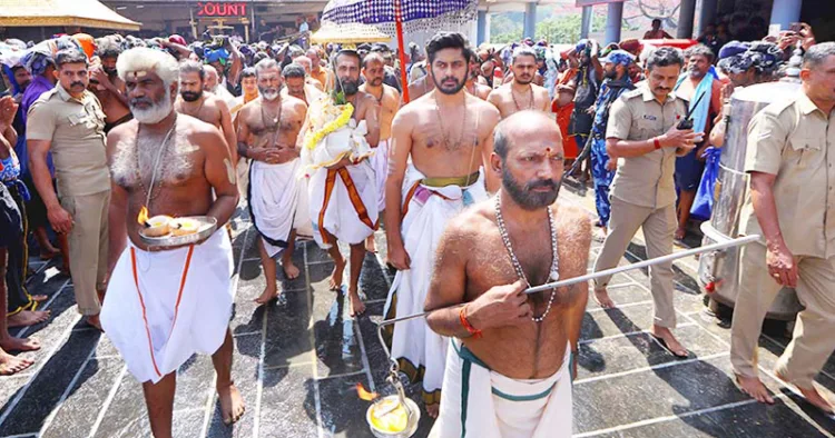 സന്നിധാനത്ത് ഇന്നലെ നടന്ന കളഭം എഴുന്നള്ളിപ്പ്‌