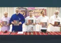 തിരുവനന്തപുരത്ത് നടക്കുന്ന ജന്മഭൂമി സുവര്‍ണജൂബിലി ആഘോഷങ്ങളുടെ ബ്രോഷര്‍ പ്രകാശനം സംഘാടക സമിതിയോഗത്തില്‍ നിര്‍വഹിച്ചപ്പോള്‍. ജന്മഭൂമി ഡയറക്ടര്‍ ടി. ജയചന്ദ്രന്‍, മാനേജിങ് ഡയറക്ടര്‍ എം. രാധാകൃഷ്ണന്‍, മുന്‍ കേന്ദ്രമന്ത്രി രാജീവ്ചന്ദ്രശേഖര്‍, ആര്‍എസ്എസ് പ്രാന്ത സഹകാര്യവാഹ് കെ.ബി. ശ്രീകുമാര്‍, മുന്‍കേന്ദ്രമന്ത്രി വി. മുരളീധരന്‍, മുന്‍ ഗവര്‍ണര്‍ കുമ്മനം രാജശേഖരന്‍, മുതിര്‍ന്ന ബിജെപി നേതാവ് കെ. രാമന്‍പിള്ള എന്നിവര്‍