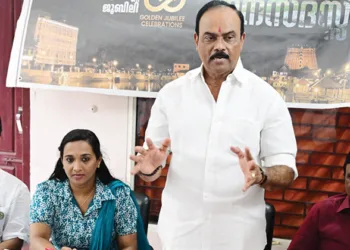 പാപ്പനംകോട് വാര്‍ഡിലെ ജനസദസ്സ് ചെങ്കല്‍ രാജശേഖരന്‍നായര്‍ ഉദ്ഘാടനം ചെയ്യുന്നു. എം. ആര്‍. ഗോപന്‍, ആശാ നാഥ്, ടി. ജയചന്ദ്രന്‍ തുടങ്ങിയവര്‍ സമീപം